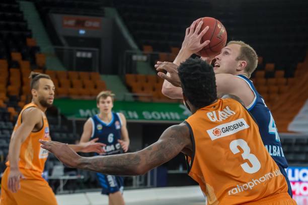 跑位的练习 跑位的练习