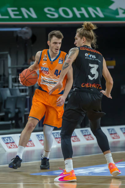 塔潘抗衡 塔潘抗衡