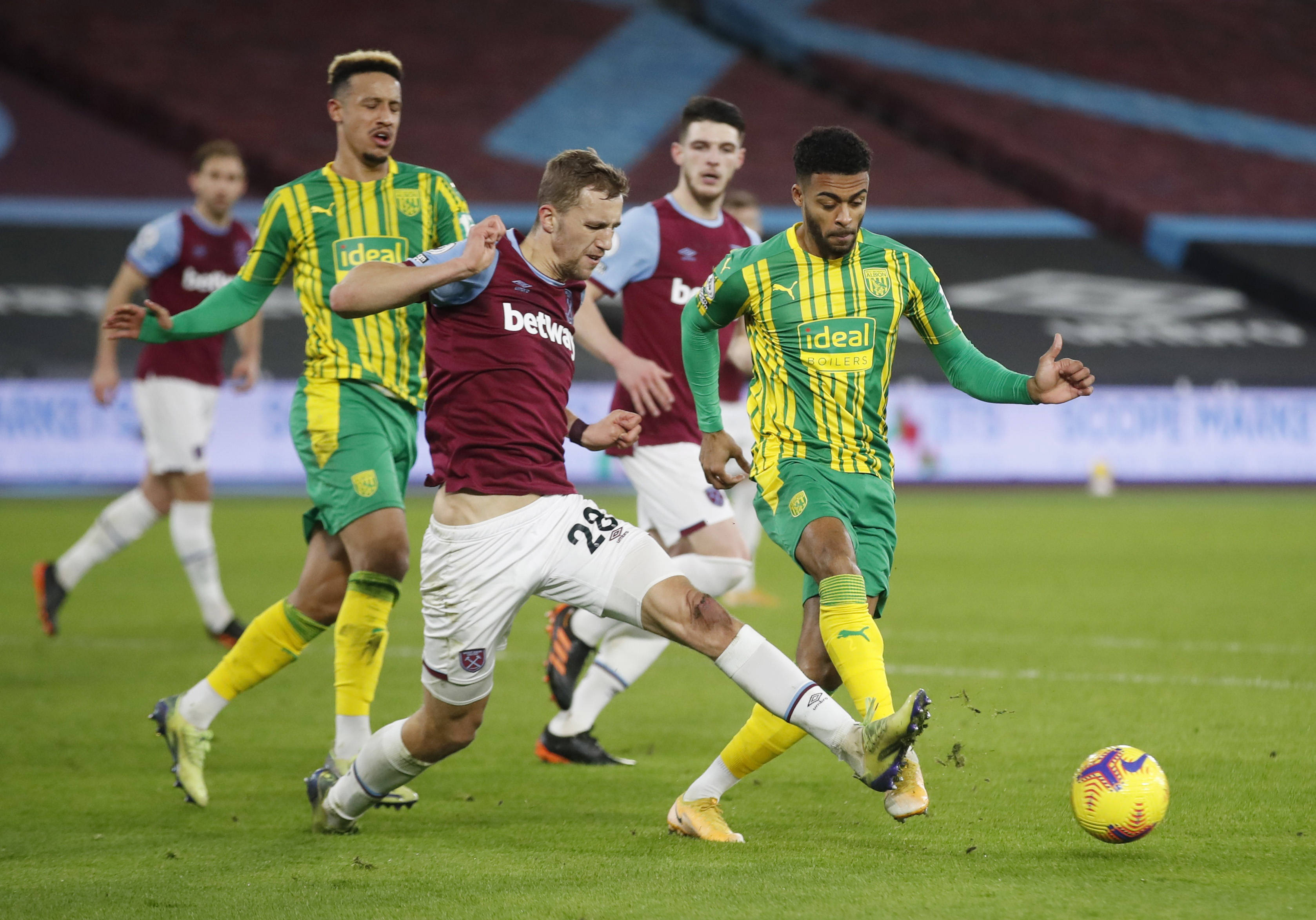 夺形势变得 夺形势变得